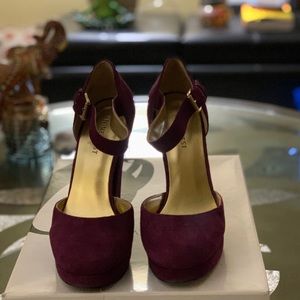 Nine West ‘Aroundtown’ burgundy suede block heel